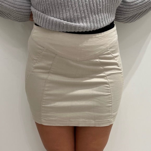 Mini skirt - Picture 1 of 5